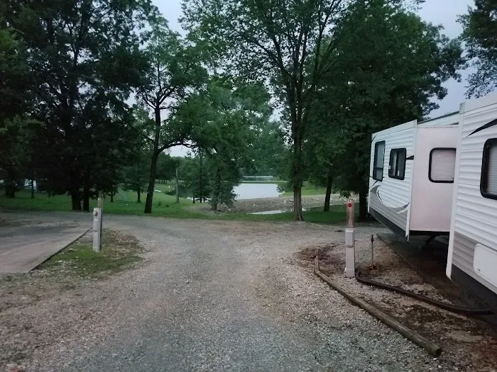 Country Lakes RV Resort Picture 9