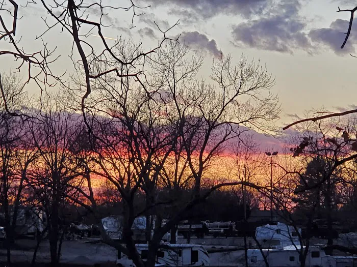 Anglers Retreat RV Park Picture 3