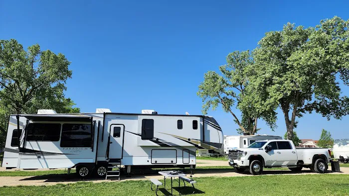 Cottonwood Grove RV Campground Picture 10