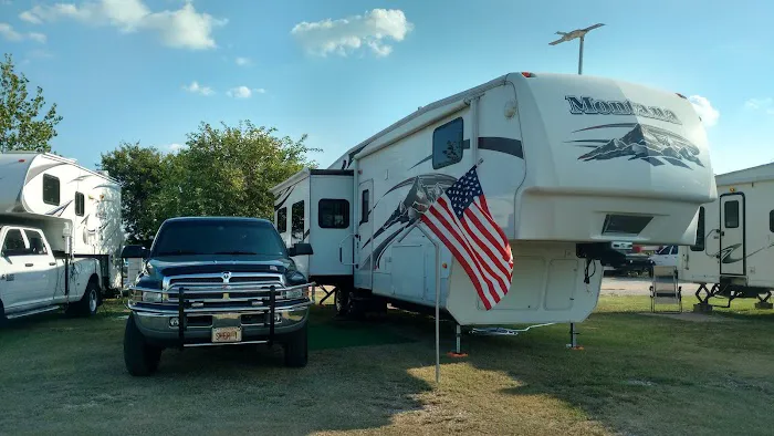 Hitchin' Post RV Park Picture 2