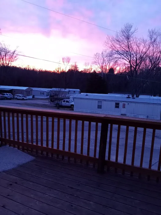 Le Chateau Mobile Home Village Picture 2