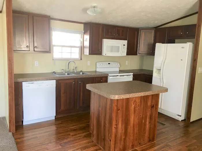 Sir Williams Court Mobile Home Park Picture 1