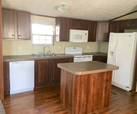 Sir Williams Court Mobile Home Park