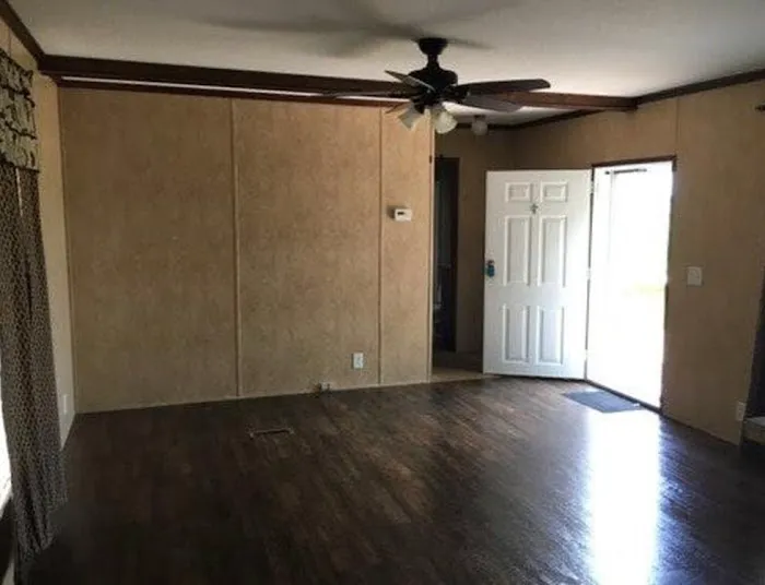 Sir Williams Court Mobile Home Park Picture 5