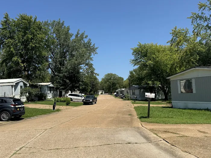 Victoria Gardens MHC Picture 2