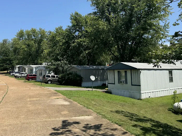 Victoria Gardens MHC Picture 3