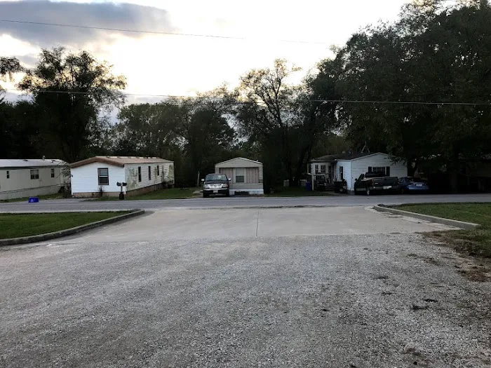 Meadowbrook Court Mobile Home Park Picture 2