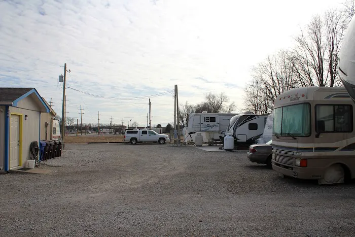 Dan's RV Park Picture 10