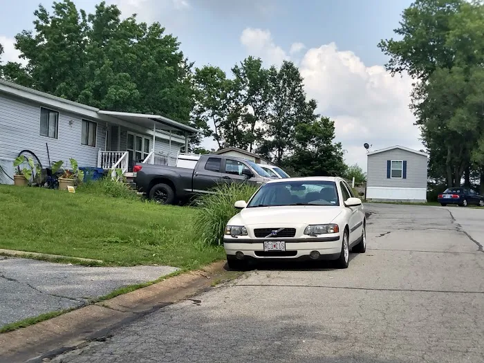 Rolling Meadows Mobile Home Park Picture 2