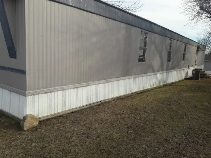 Pin Oak Pointe Mobile Home Park Picture 7