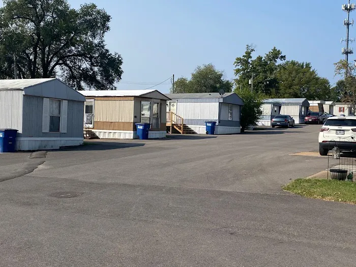 Tee-Kay Mobile Home Manor Picture 3