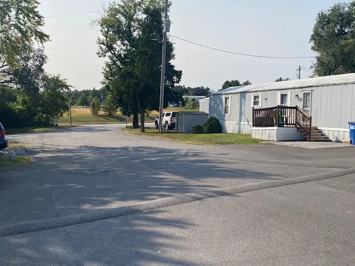 Tee-Kay Mobile Home Manor Picture 4