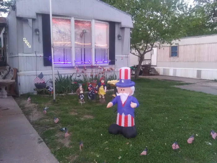 Chapel Hill Court Picture 1