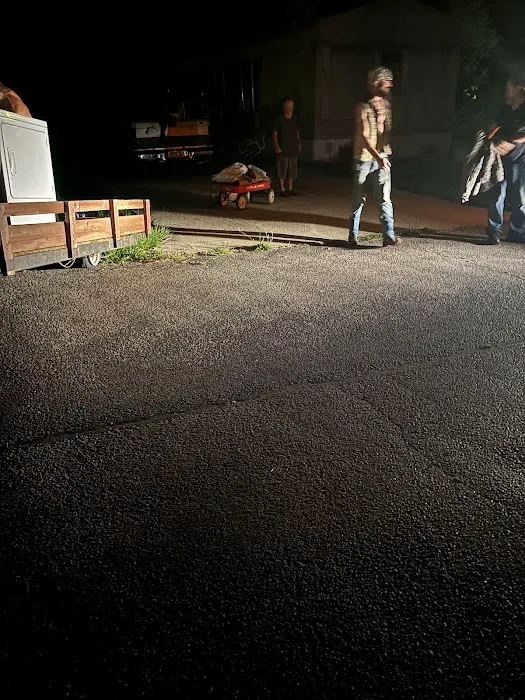 Chapel Hill Court Picture 4