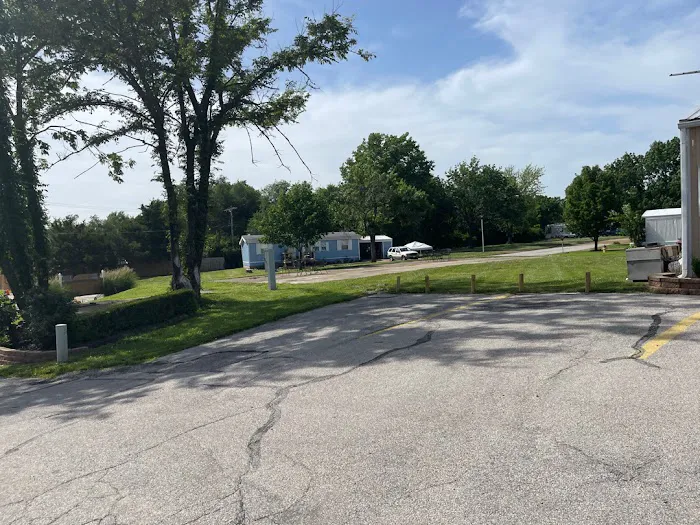 Country Squire Mobile Home Community Picture 2