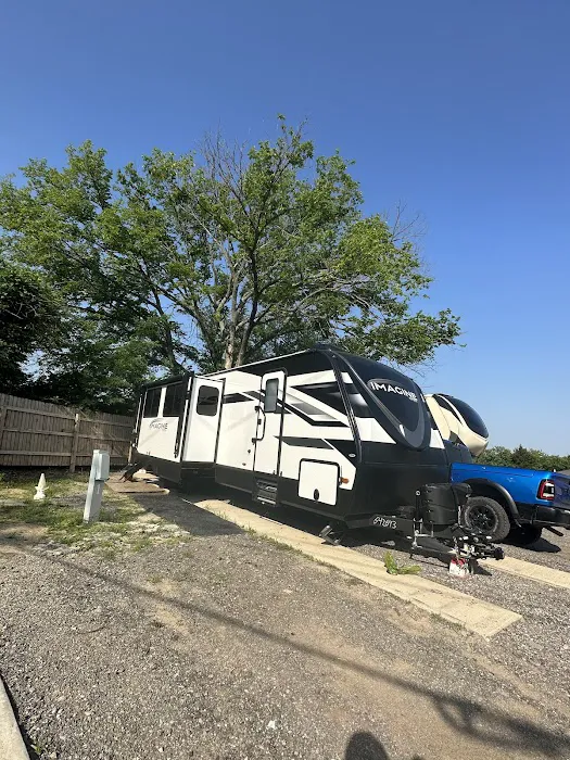 B-2 RV PARK Picture 2