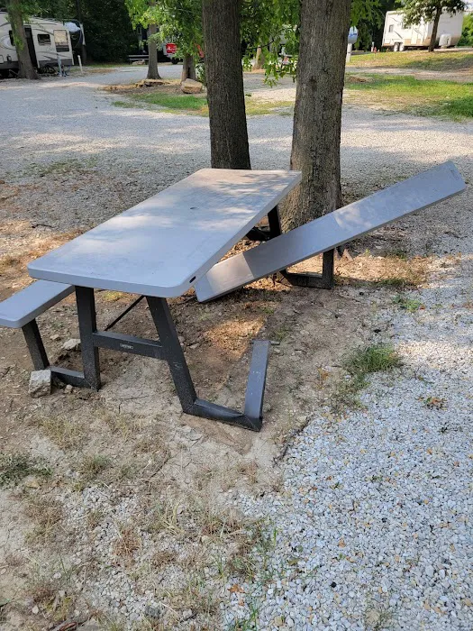 The Woods at Plaza Drive - RV Park Picture 4