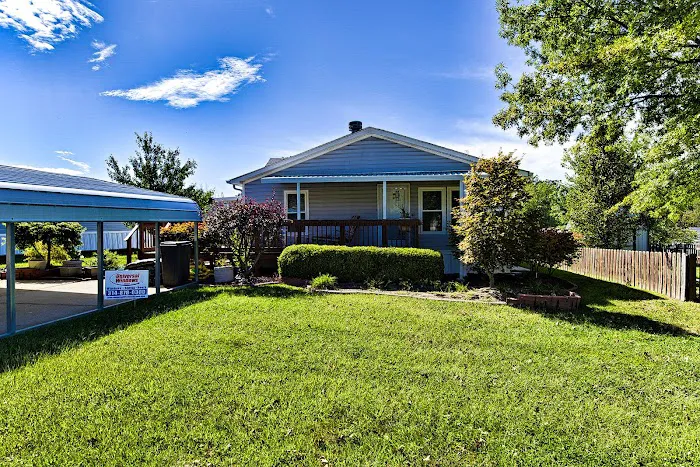 Hillside Manor Picture 3