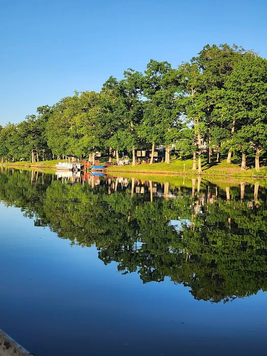 Lakeview Estates Mobile Home Park Picture 6