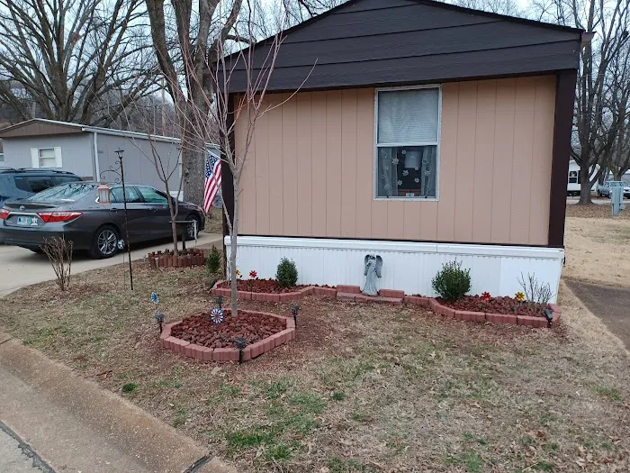 Grand Oaks Mobile home Park Picture 1