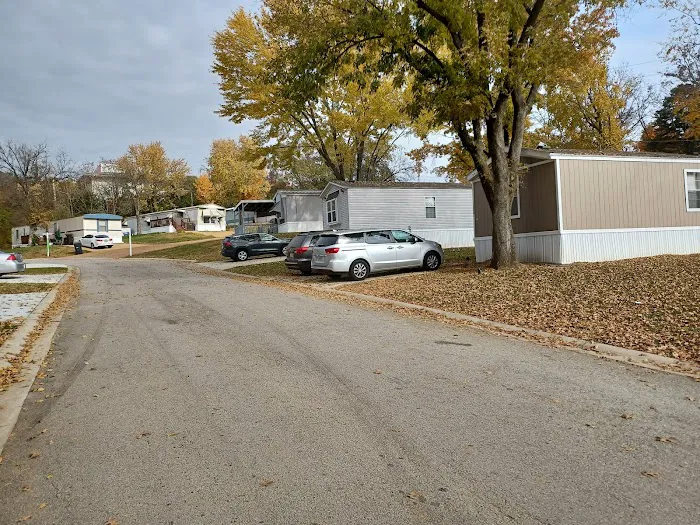 Grand Oaks Mobile home Park Picture 6