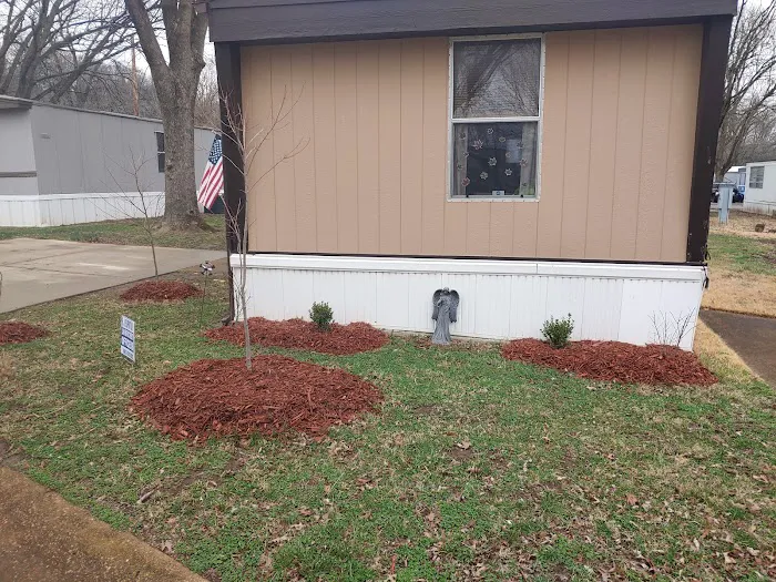 Grand Oaks Mobile home Park Picture 9