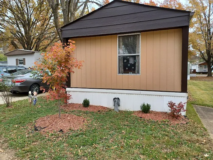 Grand Oaks Mobile home Park Picture 10