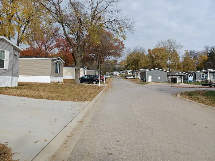 Grand Oaks MHC Picture 9