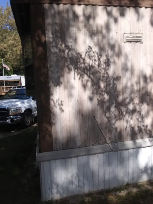 Marquette RV & Mobile Home Park Picture 6