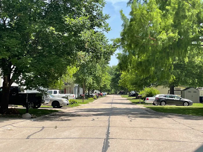 Elm Point Mobile Village Picture 3