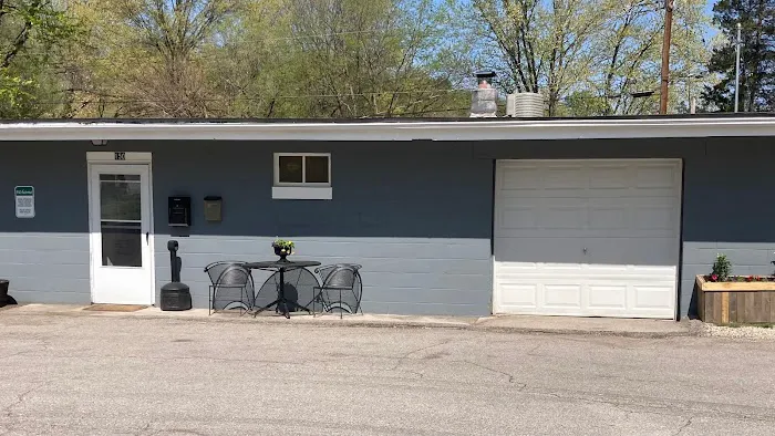 Greenfield Manor Picture 2