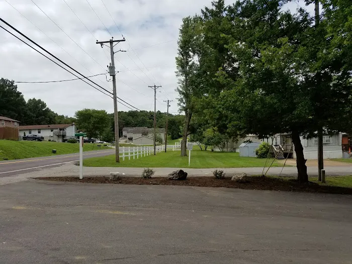 Romaine Commons Picture 6