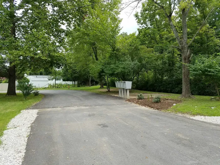 Romaine Commons Picture 4