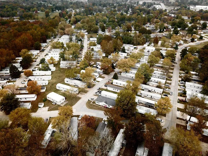 Landmark Manor Picture 6