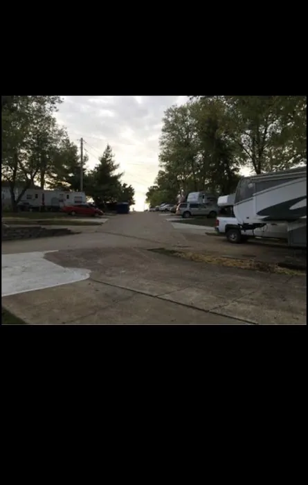 Water’s Edge Rv Park on the Meramec Picture 5