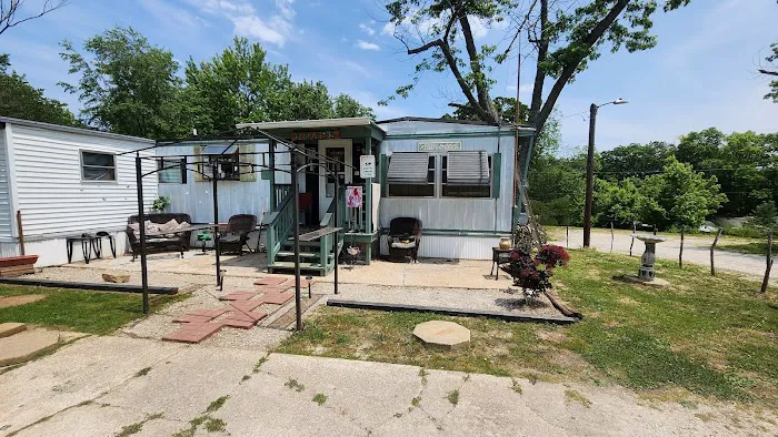 Twin Gables Mobile Home Comm Picture 3