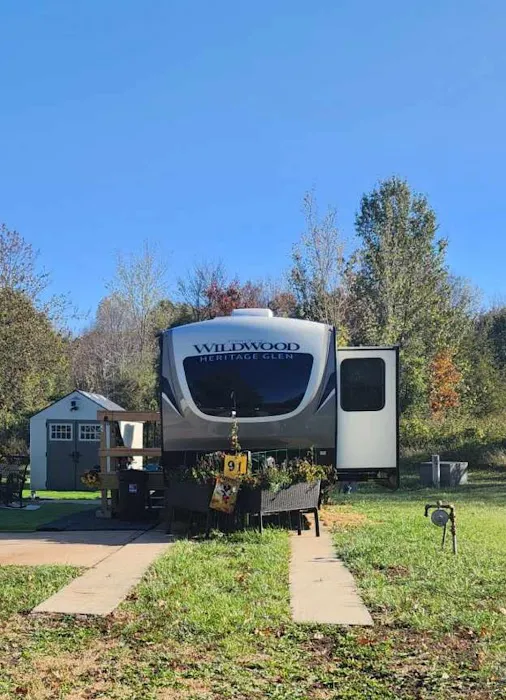 Lakeside Estates Mobile Home and RV Park Picture 4