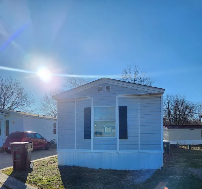 Lakeside Estates Mobile Home and RV Park Picture 10