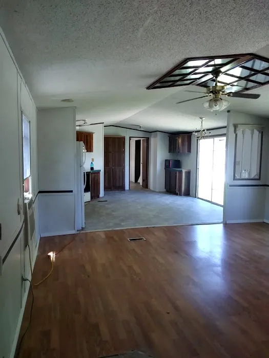 Pembrooke Mobile Home Park Picture 2