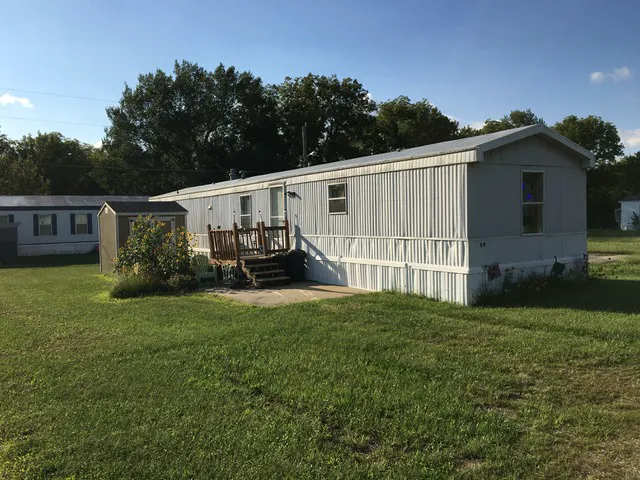 Four Seasons Village Mobile Home and RV Park Picture 3