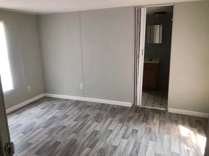 Marshall Estates Mobile Home Park Picture 5