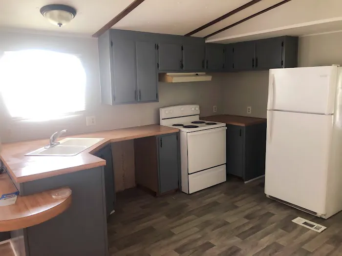 Marshall Estates Mobile Home Park Picture 7