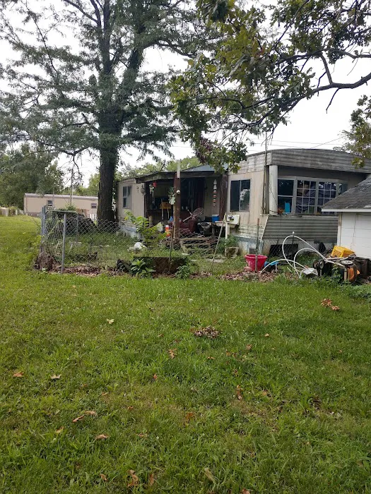 Paola Mobile Home Park Picture 2