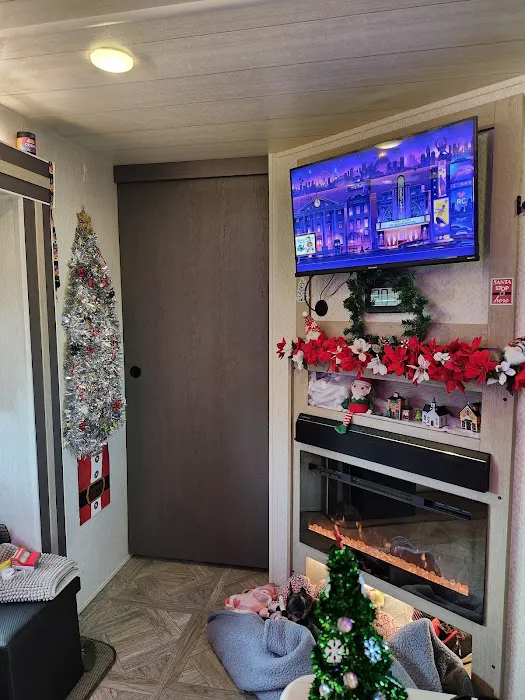 Crown Mobile Home and RV Park Picture 8