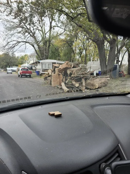 Crown Mobile Home and RV Park Picture 7