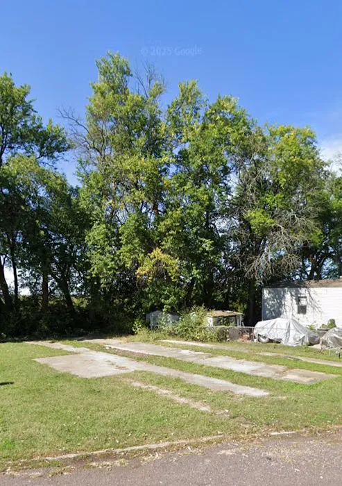 Crown Mobile Home and RV Park Picture 10