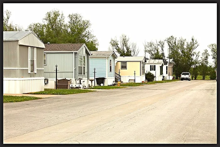 Summit Mobile Home Community Picture 1