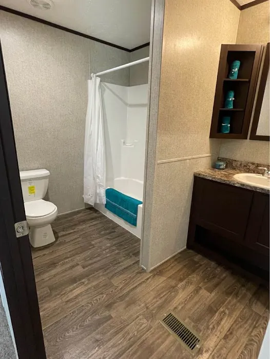 Midwest Manufactured Home Community Picture 5