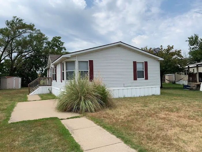 Midwest Manufactured Home Community Picture 9