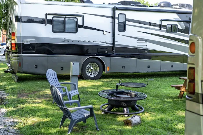 RV N The Vines KC Picture 7